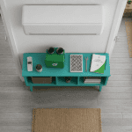 clim dans couloir pour refroidir les chambres, vue flat lay moderne