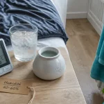 Comment humidifier une chambre : hygromètre et eau pour humidité 40–60%