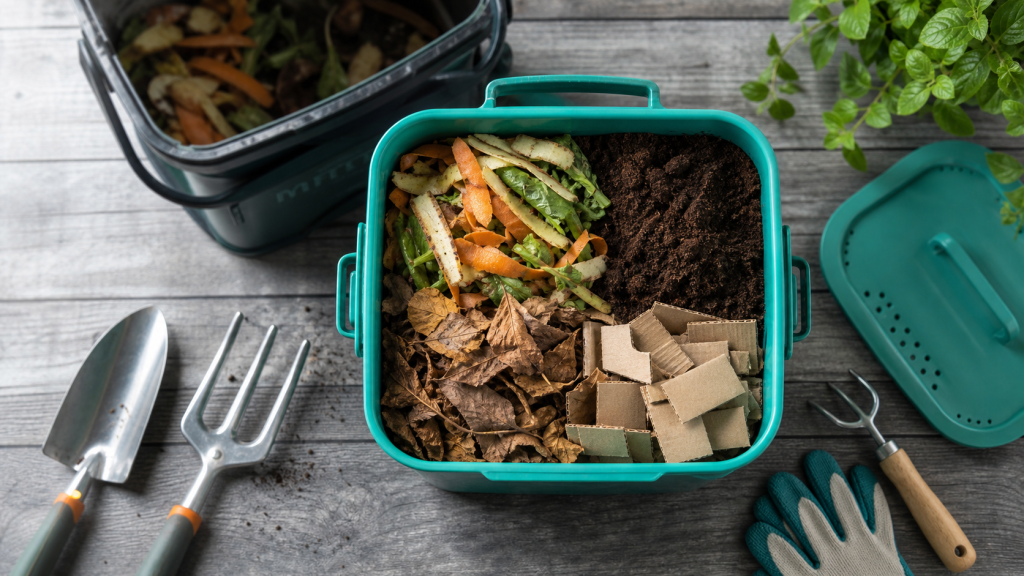 A quoi sert le compost : épluchures, marc et feuilles pour un sol vivant