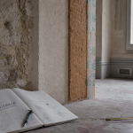 Isoler un mur en pierre, gestion de l’humidité ITI ITE