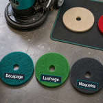 Monobrosse nettoyage avec pads pour carrelage